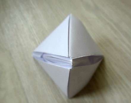 jak vyrobit papírovou loď krok za krokem