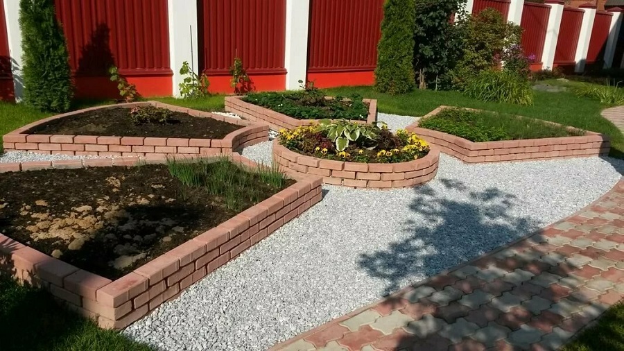 Hvordan lage et blomsterbed med egne hender