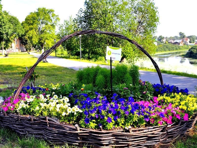 Hvordan lage et blomsterbed med egne hender