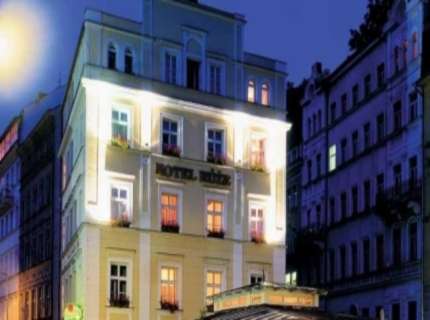 Ruze ist eines der beliebtesten und beliebtesten Hotels bei Touristen. Sein Vorteil ist seine Lage - die Kurstadt Karlovy Vary, die im Laufe der Jahre große Liebe und Anerkennung der Reisenden gewonnen hat.