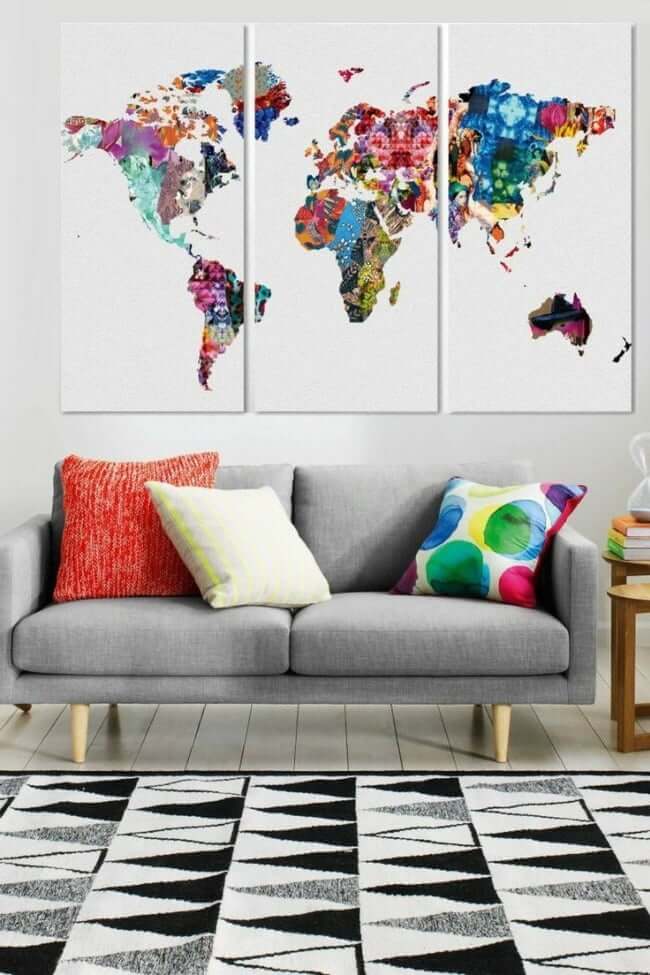 Weltkartenbild bestehend aus drei Modulen