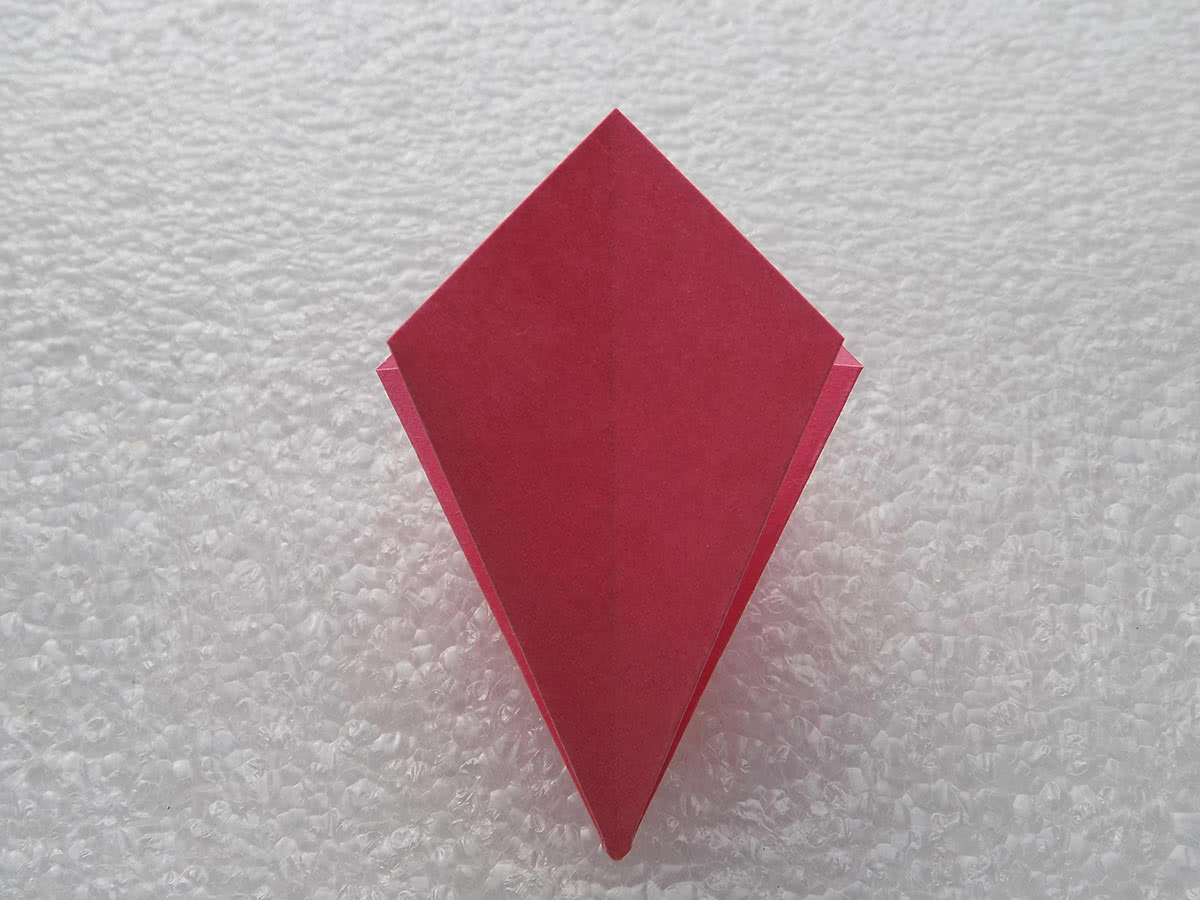 Origami lilie, krok 8