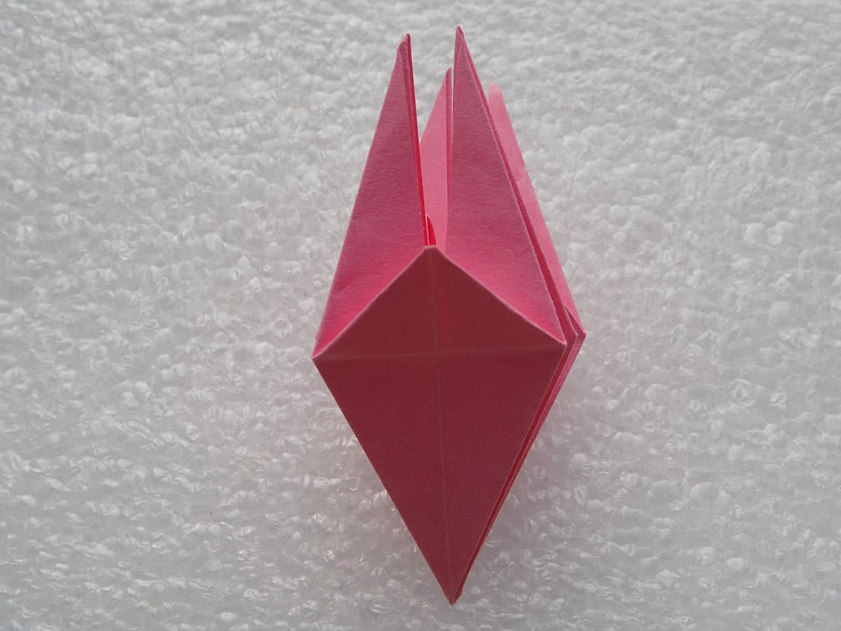 Origami lilie krok 14
