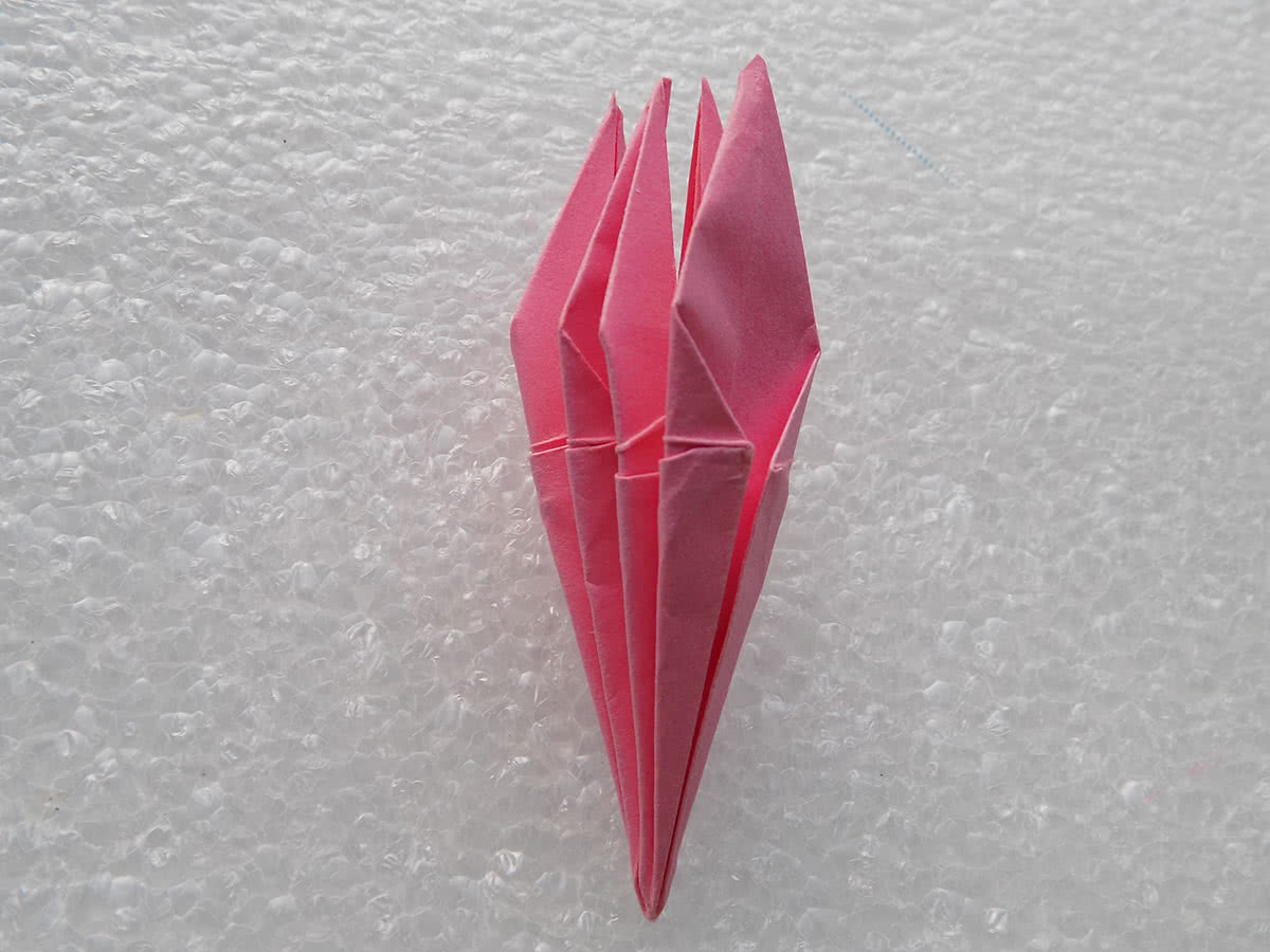 Origami lilie krok 20