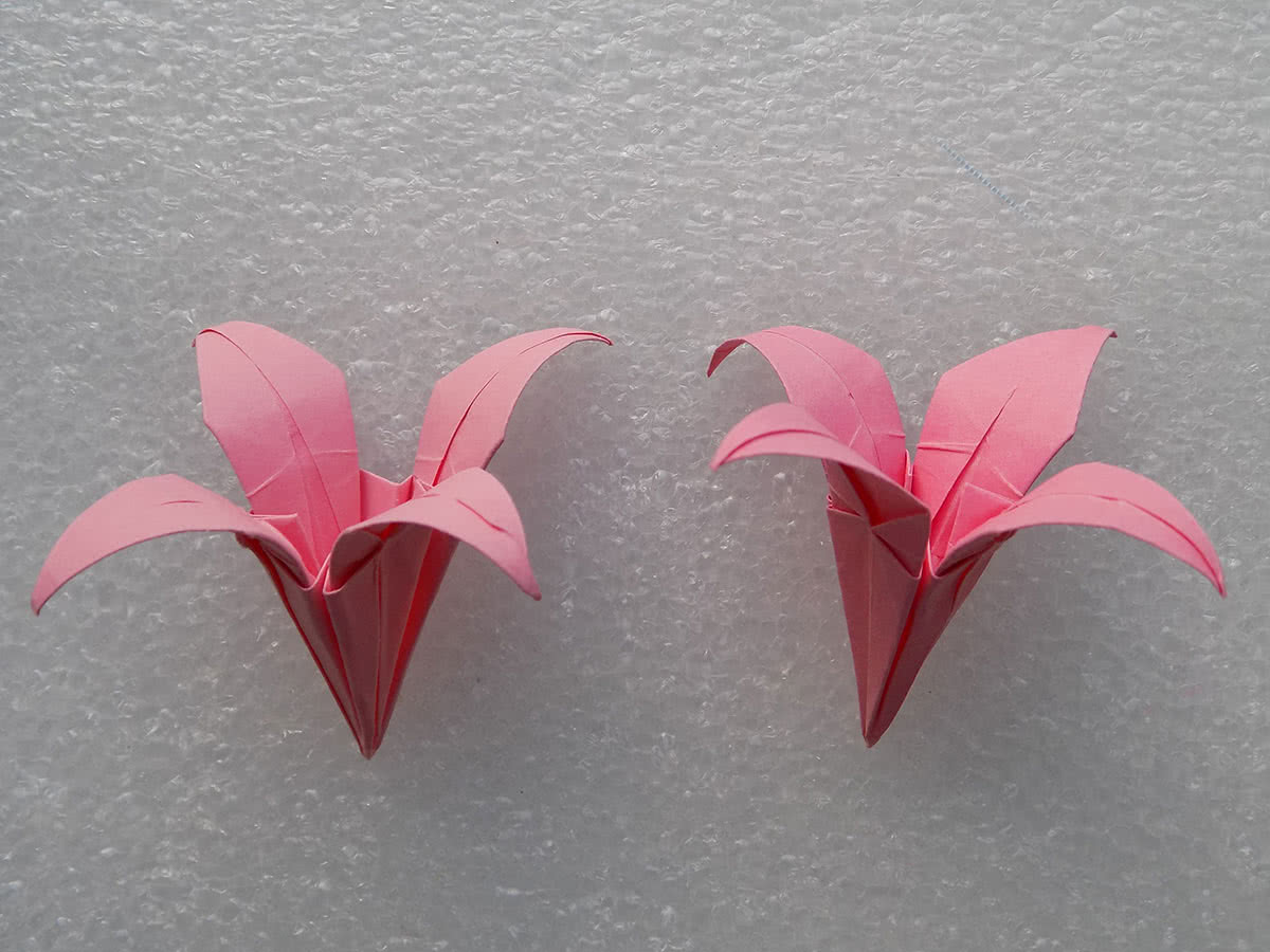 Origami lilie krok 23