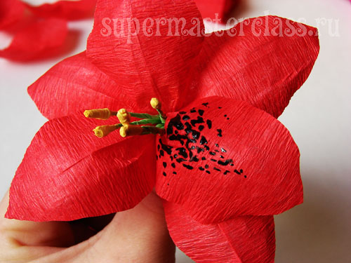 Jak vyrobit papírovou lilii vlastními rukama