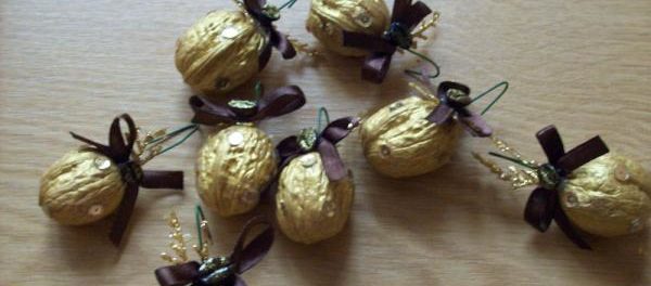 DIY vánoční řemeslo z ořechů