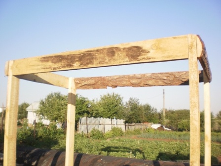 Um Ihre Dusche haltbarer und stabiler zu machen, ist es besser, eine Rahmenstruktur zu verwenden, die aus hochwertigem Holz besteht