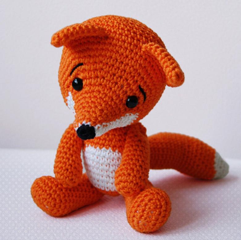 כיתת אמן Amigurumi: איך לסרוג עם סרוגה או סריגה מתחילים