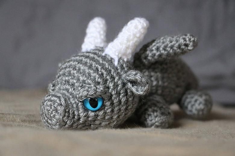 כיתת אמן Amigurumi: איך לסרוג עם סרוגה או סריגה מתחילים