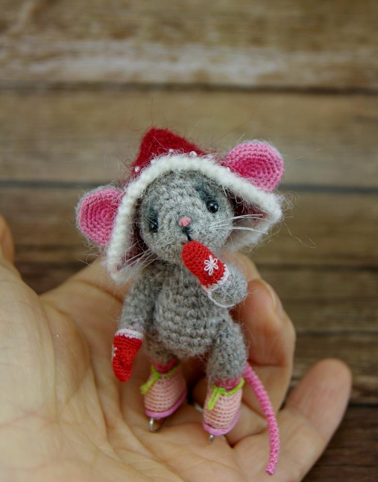 כיתת אמן Amigurumi: איך לסרוג עם סרוגה או סריגה מתחילים