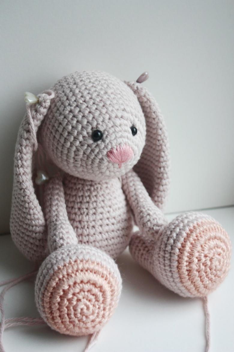 כיתת אמן Amigurumi: איך לסרוג עם סרוגה או סריגה מתחילים