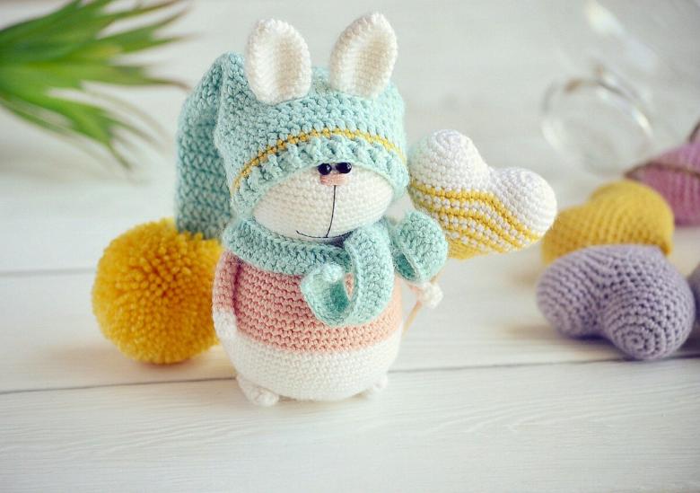 כיתת אמן Amigurumi: איך לסרוג עם סרוגה או סריגה מתחילים