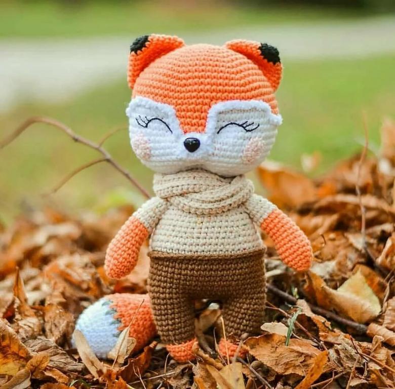 כיתת אמן Amigurumi: איך לסרוג עם סרוגה או סריגה מתחילים