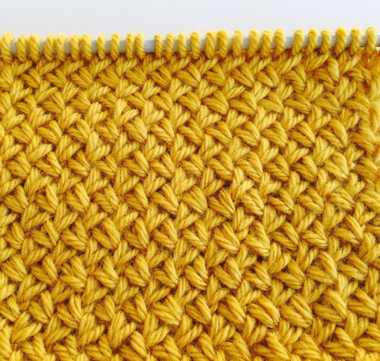 Dichte Häkel- oder Strickmuster mit Diagrammen und Beschreibungen