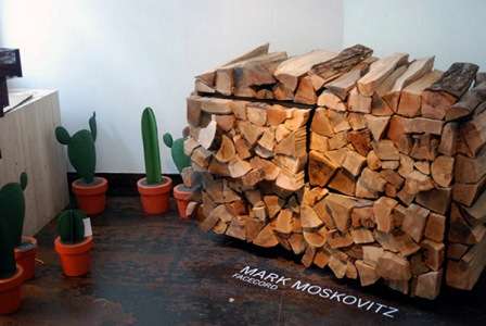 Wie man mit eigenen Händen einen Holzstapel für Brennholz macht