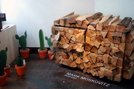 Wie man mit eigenen Händen einen Holzstapel für Brennholz macht