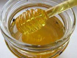 Du må bruke honning daglig. For å gjøre dette, rør en teskje honning i et glass varmt vann eller melk. Det er best å drikke på tom mage. Dermed absorberes alle de fordelaktige egenskapene til honning.