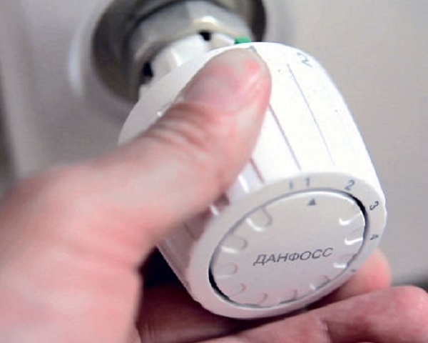 Měřič tepla pro baterii: princip činnosti snímače horního topení v bytě