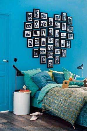 Makuuhuoneen sisustuksessa voit valokuvan avulla koristella koko seinän. Tätä varten sinun on myös otettava paljon kauniita valokuvia ja päätettävä niiden koosta.