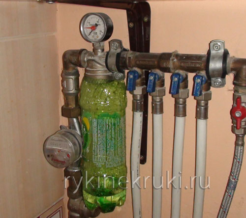 Svakt vanntrykk i leiligheten - hva du skal gjøre: hvordan du øker trykket i vannforsyningen