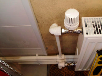Hvordan installere et termisk hode på en radiator?