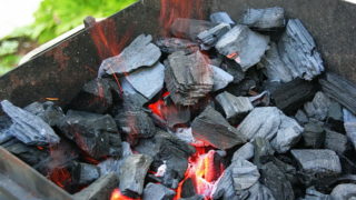 Spezifische Verbrennungswärme von Brennstoffen: Kohle, Brennholz, Gas